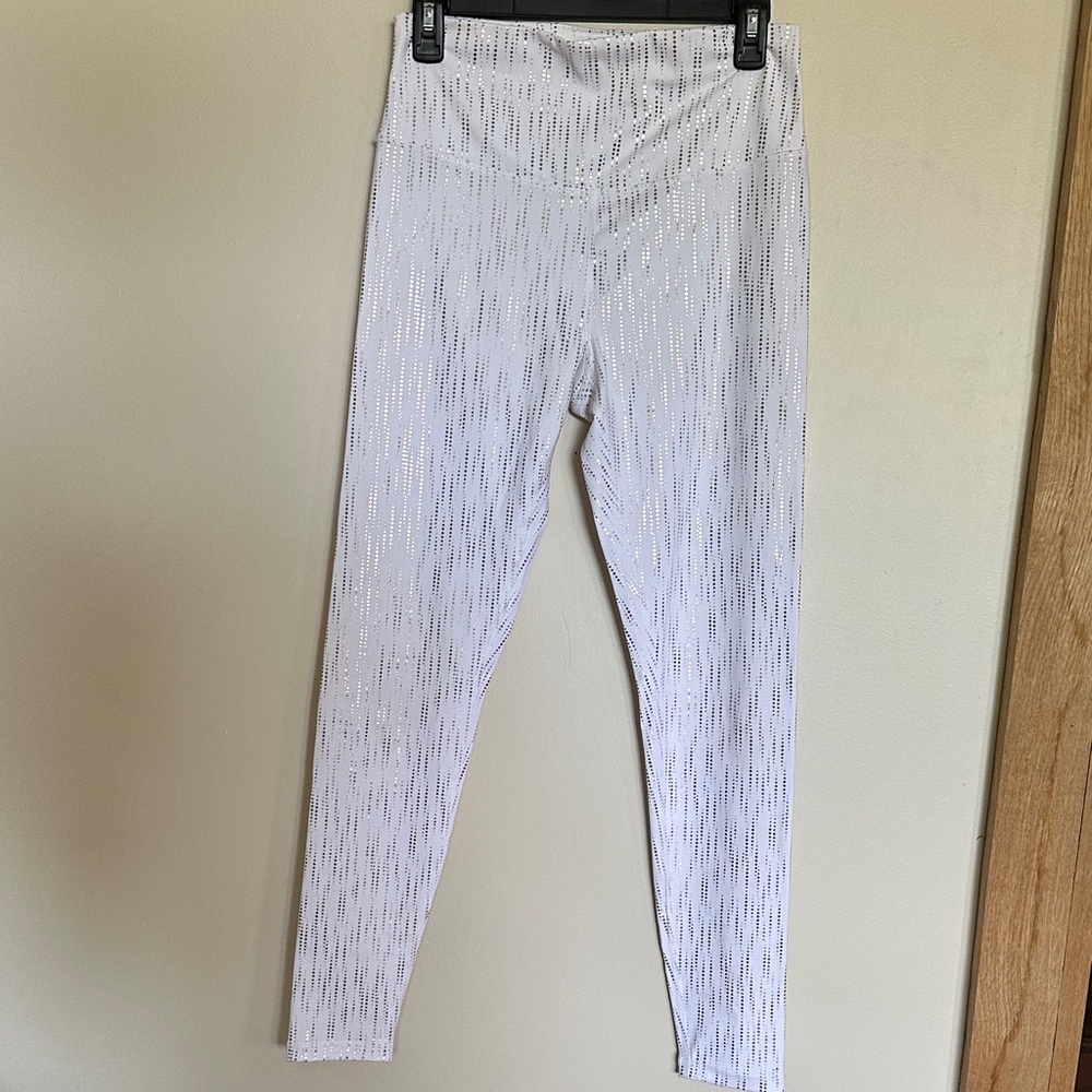 NWOT White Glyder Rose Gold Sparkle Patterned Lined Leggings size Medium
